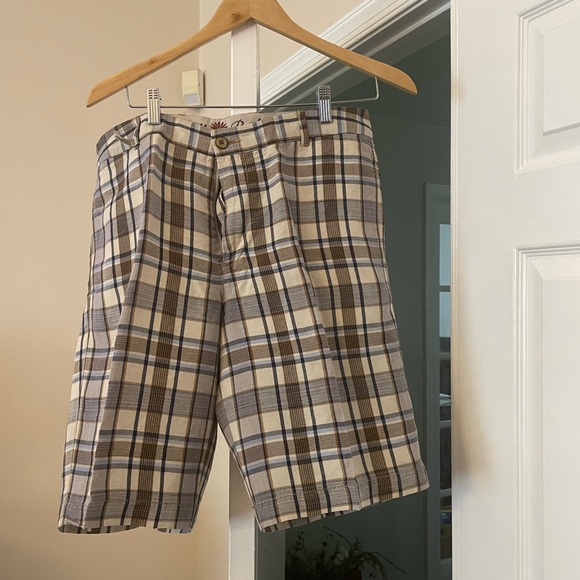 Tommy Bahama Men’s Shorts. Waist Size is 35”. Beautiful Multi Color Design. - Picture 4 of 7